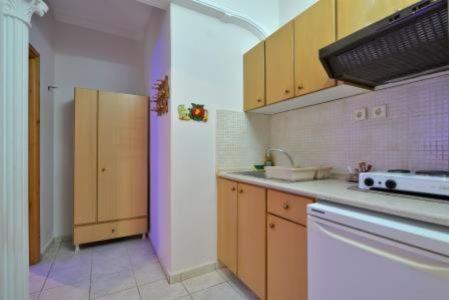 Garbis μπακάλης θεοχάρης Apartament