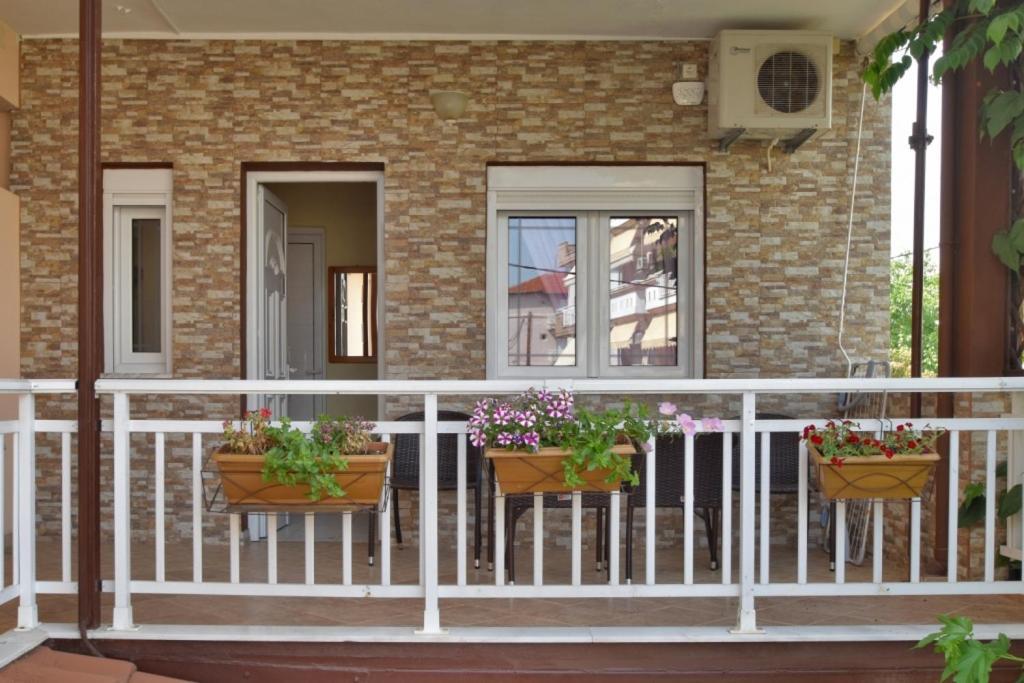 Garbis μπακάλης θεοχάρης Apartment